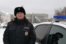 Сотрудники Госавтоинспекции помогли маленькой ирбитчанке вернуть рюкзак, оставленный в автобусе