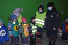 Сотрудники Госавтоинспекции Ирбита приняли участие в мероприятии, посвященном Дню матери