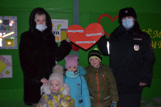 Сотрудники Госавтоинспекции Ирбита приняли участие в мероприятии, посвященном Дню матери