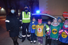 Сотрудники Госавтоинспекции Ирбита приняли участие в мероприятии, посвященном Дню матери