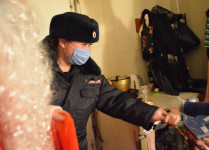 Ирбитские полицейские и общественники принимают участие в акции «Полицейский Дед Мороз»