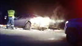 Сотрудники ирбитской Госавтоинспекции помогли мужчине и женщине, съехавшим на автомобиле в кювет