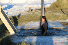 В Ирбите начались крещенские купания (ФОТО, ВИДЕО)