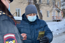 В Ирбите на страже дорожного порядка женский патруль ГИБДД