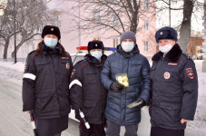 В Ирбите на страже дорожного порядка женский патруль ГИБДД