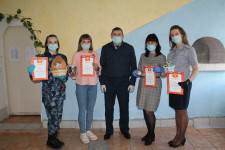 Огромное пасхальное яйцо из макарон изготовила на конкурс сотрудница ирбитского СИЗО-2