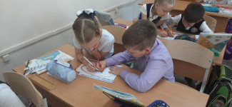 В Ирбите сотрудники Госавтоинспекции проводят профилактические беседы со школьниками