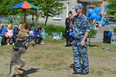 Безопасное детство. Полиция Ирбита провела для воспитанников детского сада праздник, посвященный Дню защиты детей