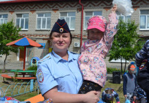 Безопасное детство. Полиция Ирбита провела для воспитанников детского сада праздник, посвященный Дню защиты детей