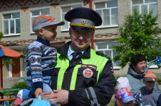 Безопасное детство. Полиция Ирбита провела для воспитанников детского сада праздник, посвященный Дню защиты детей