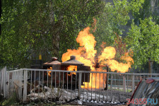 Выгорание остатков газа из подземного резервуара. 13.05.2021 г. Ирбит, ул. Советская, 59