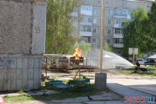 Выгорание остатков газа из подземного резервуара. 13.05.2021 г. Ирбит, ул. Советская, 59