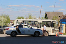 Выгорание остатков газа из подземного резервуара. 13.05.2021 г. Ирбит, ул. Советская, 59