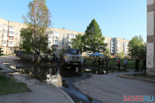 Выгорание остатков газа из подземного резервуара. 13.05.2021 г. Ирбит, ул. Советская, 59