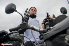 На «Урале» через всю страну! Французская байкерша Лори Бернар популяризирует идею проведения ЭКСПО-2020 в Екатеринбурге при помощи ирбитского мотоцикла