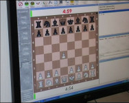 В шахматы он-лайн