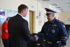 В Ирбите накануне Дня пограничника вручили памятные знаки ветеранам службы