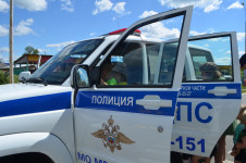 Сотрудников Госавтоинспекции Ирбита необычно поздравили с предстоящим юбилеем ГИБДД