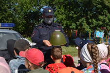  Сотрудники ОВД Ирбита познакомили детсадовцев с профессией полицейского