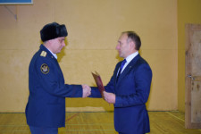 Глава Ирбита поздравил сотрудников СИЗО-2 с Днем работника СИЗО и тюрем