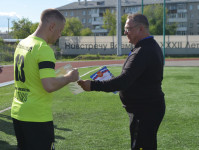 Ирбитские полицейские и общественники поздравляют со Всемирным днем детского футбола