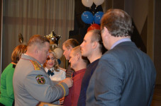 Связисты, спасшие семью из пожара, получили награды