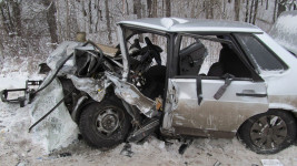 Сотрудники полиции Ирбита устанавливают обстоятельства ДТП с погибшими