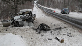 Сотрудники полиции Ирбита устанавливают обстоятельства ДТП с погибшими
