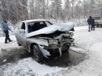 Сотрудники полиции устанавливают обстоятельства ДТП, в котором один человек погиб и еще четверо пострадали