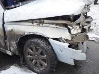 Сотрудники полиции устанавливают обстоятельства ДТП, в котором один человек погиб и еще четверо пострадали