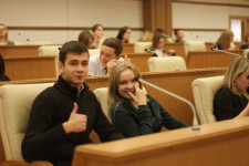 Молодежь Свердловской области обсудила реализацию комплексной молодежной политики в Законодательном Собрании