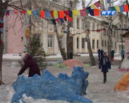 В 13 школе – снежный городок
