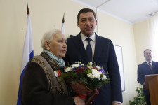 Глава региона вручил ирбитчанам заслуженные награды