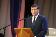 Глава региона вручил ирбитчанам заслуженные награды