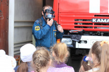 Дети в гостях у пожарных