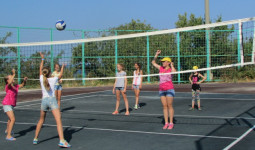 С Черноморского побережья вернулась группа ребят из тринадцатой школы