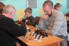 В Ирбите состоялся шахматный турнир "Папа, мама, я – шахматная семья"