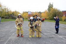 Большие гонки юных пожарных