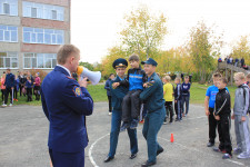 Большие гонки юных пожарных