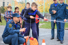 Большие гонки юных пожарных