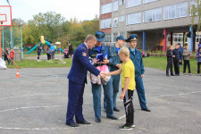 Большие гонки юных пожарных