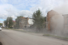 В Ирбите произошло обрушение стены аварийного здания