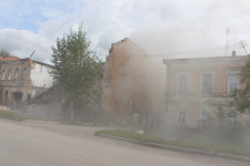 В Ирбите произошло обрушение стены аварийного здания