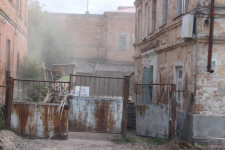 В Ирбите произошло обрушение стены аварийного здания