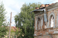 В Ирбите произошло обрушение стены аварийного здания