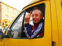 Около 70% свердловских маршруток водят иностранцы