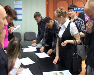 Глава вручил сертификаты на жильё (видеосюжет)