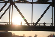 Спасатели патрулируют подтопленную территорию. Фоторепортаж