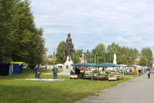 Фоторепортаж о подготовке к Ирбитской ярмарке