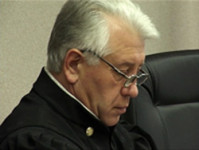 Несколько тысяч свердловчан попросили облсуд не поддаваться на политический заказ «Единой России» против экс-мэра. Скорая отставка лидера ячейки партии власти получила неожиданный резонанс